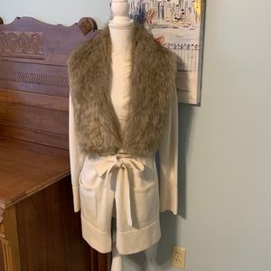 EUC Banana Republic Cream cardigan with removable faux fur. Fits medium/large